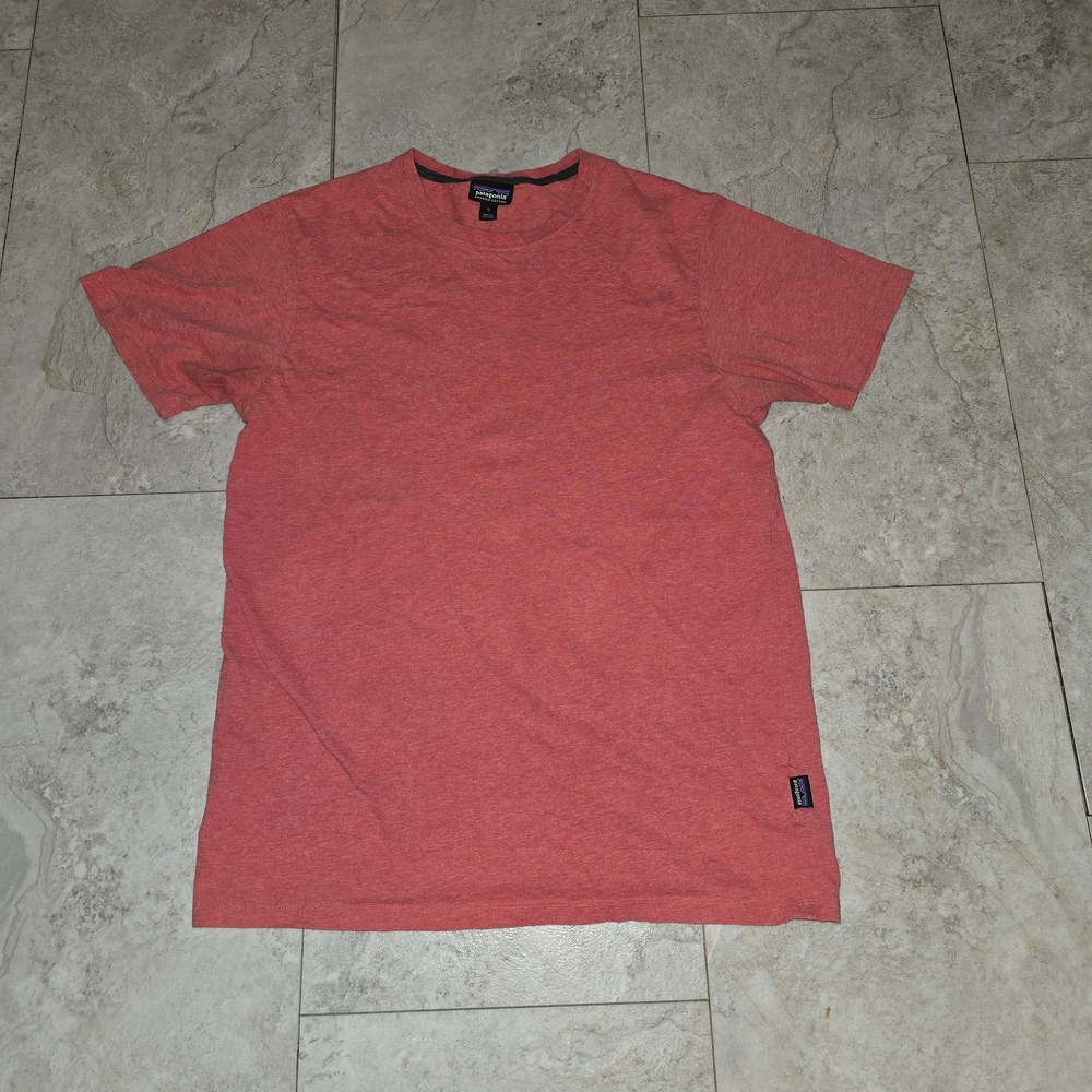 Patagonia Heathered Red Short Sleeve Tee